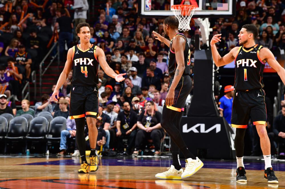 整中场站位 整中场站位